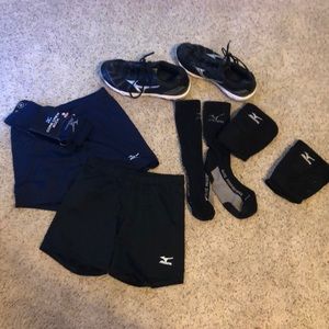 Mizuno pack with shoes,kneepads,socks,and spandex